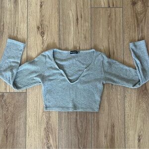 PRETTYLITTLETHING SOFT RIBBED LONG SLEEVE CROP TOP